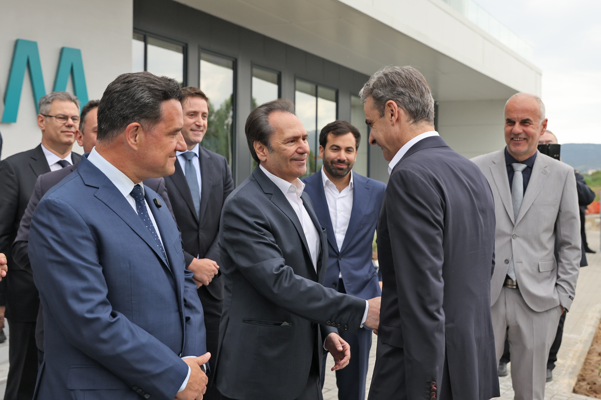 Υποδοχή του Κυριάκου Μητσοτάκη στις εγκαταστάσεις της Win Medica στην Τρίπολη